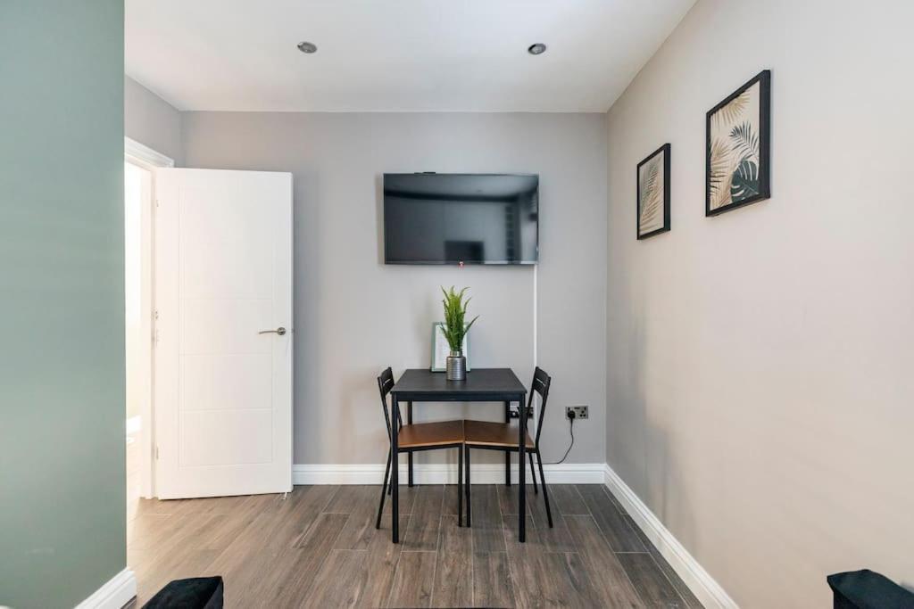 Beautiful Brighton Apartment, 5Min Walk To Beach Kültér fotó